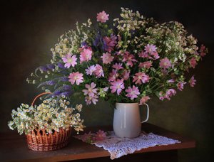 Rustikke buketter med vilde blomster