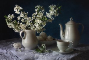 Te-tid med hvide blomster af Tatyana Skorokhod