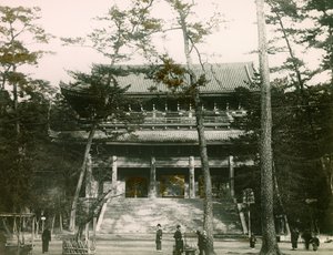 Porten til det buddhistiske tempel Chion-in, Higashiyama-distriktet, Kyoto, ca. 1900-1915 (fotografi) af Teijiro Takagi