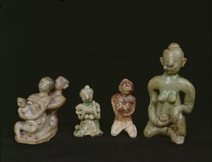 Figurer af mor og barn (terracotta) af Thai School