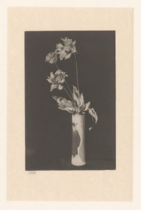 Blomster i vase med kinesiske motiver La Chine af Théodore Roussel (signed by artist)