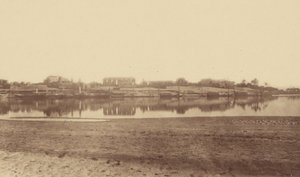 [Oversigt over Luxor taget fra den modsatte bred]. af Théodule Devéria