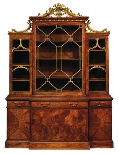 George II breakfront bogreol