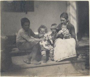 [Frances Crowell med Uidentificeret dreng, Katie, James og Frances Crowell], 1890., 1890. af Thomas Eakins