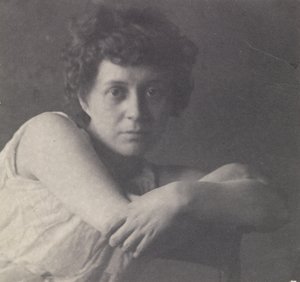 [Katherine Cook i klassisk dragt] af Thomas Eakins