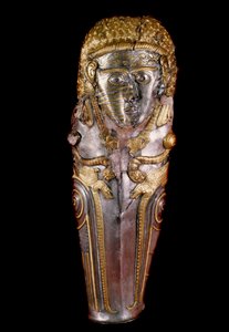 Art thrace: guld og sølv cnemide bruges til skinnebensbeskyttelse. Fra skatten af Vratza kaldet Moguilanskata Moguila. 380-350 f.Kr. Historisk afdelingsmuseum i Vratza. Bulgarien