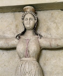 Thrakisk grav af Sveshtari, detalje af en statue af kvinde i Atlas, 3. århundrede f.Kr. (stenskulptur)