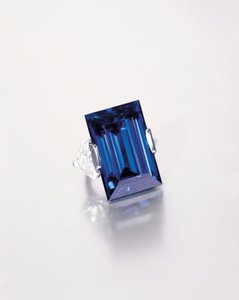 Rockefeller Sapphire (diamanter, safir og platin)