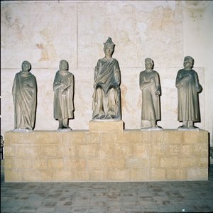 Statue af Henrik VII (12745-1313), den hellige romerske kejser, med hans rådgivere 1315 (marmor)