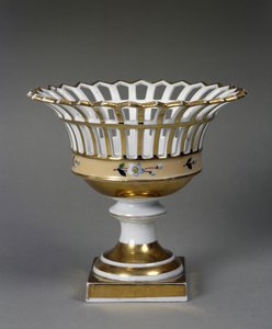 Frugtkurv, ca. 1826-1838 (hårdt-pasta porcelæn med emalje og forgyldning) af Tucker China Factory