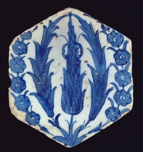 Sekskantet Isnik-flise med cypresser og en prunus, 1560-70 (lertøj med farvet underglasur) af Turkish School