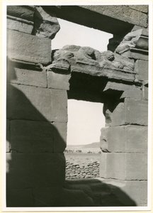 Arkitrav i tempel, Naqa, Sudan, foto af Ugo Monneret de Villard af Ugo Monneret de Villard