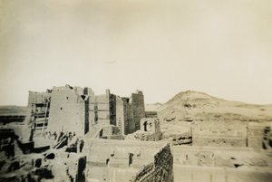 Simeon-klosteret under restaurering, Aswan, Egypten, foto af Ugo Monneret de Villard