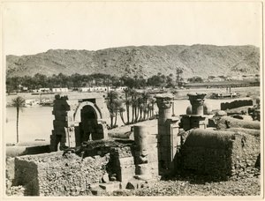 Osiris-templet, før det blev restaureret, Bigeh-øen, Egypten, foto af Ugo Monneret de Villard af Ugo Monneret de Villard