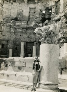 Nymphaeum, den græsk-romerske by Gerasa (i dag Jerash), fotografi af Ugo Monneret de Villard, ca. 1930 af Ugo Monneret de Villard
