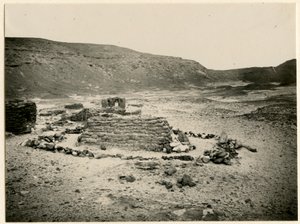 Grav i den sydlige nekropol, Qasr Ibrim, Egypten, foto af Ugo Monneret de Villard af Ugo Monneret de Villard