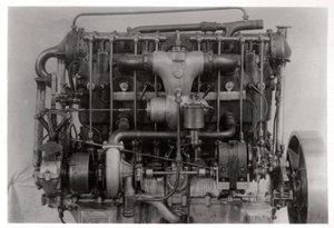 115 PS Daimler luftskibsmotor af Zeppelin LZ 6, c1909-1910 1933 af Unbekannt