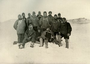 A Group of the Shore Party at the Winter Quarters, c1908, 1909. af Unbekannt