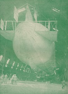 En zeppelin derhjemme, c1917 1919 af Unbekannt