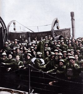 En båd af soldater reddet fra Dunkerque, 1940, 1945 af Unbekannt