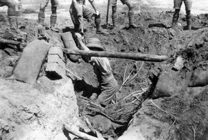 En kollapset britisk gravplads, Mesopotamien, 1. verdenskrig, 1918 af Unbekannt