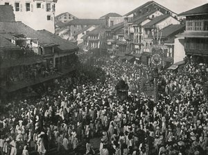 En stor indfødt procession, Bombay, Indien, 1895. af Unbekannt