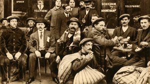 En gruppe flygtningefeltarbejdere på en café i Paris, Første Verdenskrig, 1914-1918, 1933. af Unbekannt