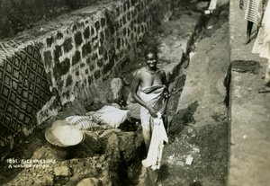En vaskekone, Sierra Leone, det 20. århundrede af Unbekannt