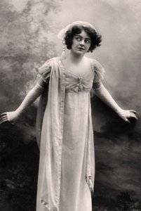Adrienne Augarde 1882-1913, engelsk skuespillerinde, 1907 af Unbekannt