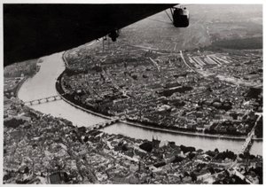 Luftfoto af Basel, Schweiz, fra en Zeppelin, 1928 1933 af Unbekannt
