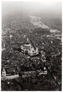 Luftfoto af St Pauls Cathedral, London, fra en Zeppelin, 1931 1933 af Unbekannt
