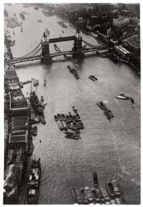 Luftfoto af Tower Bridge, London, fra en Zeppelin, 1931 1933 af Unbekannt