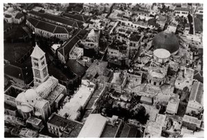 Luftfoto af Den Hellige Gravs Kirke, Jerusalem, Palæstina, fra en Zeppelin, 1931 1933 af Unbekannt