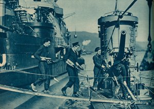 Luft- og søkraft i uovervindelig harmoni, 1943-44 af Unbekannt