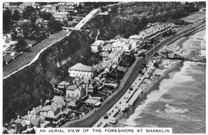 En luftfoto af forstranden ved Shanklin, 1936 af Unbekannt