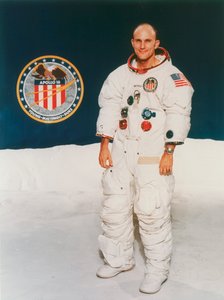 Apollo 16-astronaut Thomas Mattingly i rumdragt, 1971 af Unbekannt