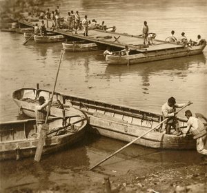 Samling af en pontonbro, c1914-c1918 af Unbekannt