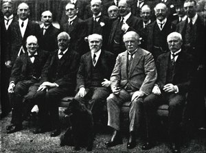 På nummer 10, Downing Street, c1922, 1945. af Unbekannt