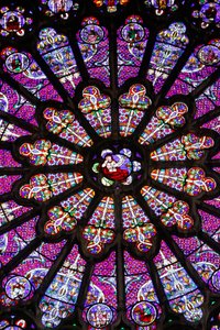 Basilica of St, Denis, nordlige tværarm, Glasmaleri (en detalje), Rose vindue over den midterste port, Saint-Denis, Frankrig af Unbekannt