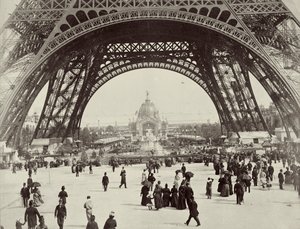 Under Eiffeltårnet, Paris, 1889 af Unbekannt