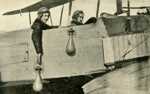 Bombeudkastere, 1914-1918, c1920. af Unbekannt