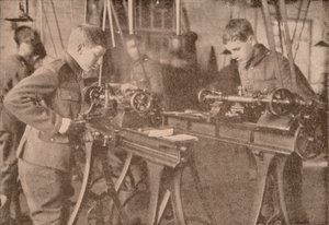 Boys of Bradfield College fremstiller skaldele, Berkshire, c1916 1928 af Unbekannt