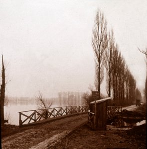 Bro over floden Ailette, Nordfrankrig, c1918 af Unbekannt
