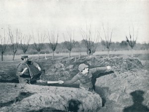 Britiske soldater øver sig i at kaste håndgranater, c1914 af Unbekannt