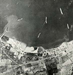 Britiske krigsskibe ud for den maltesiske kyst, Anden Verdenskrig, 1940-1942 1944. af Unbekannt