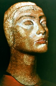 Buste af Nefertiti, dronning og hustru til den gamle egyptiske farao Akhenaten Amenhotep IV af Unbekannt