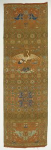 Stolebetræk med en kran, løver, drager, lovende symboler og blomster..., Qing-dynasti, 1700-tallet. af Unbekannt