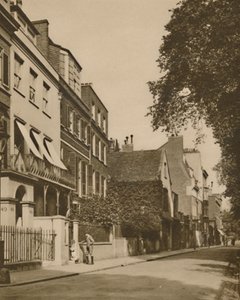 Cheyne Walk, A Demure Road Looking Over The River, Is Rich In Memories, c1935. af Unbekannt