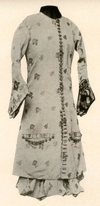 Frakke og helbukser af brun brokade med blomster og blade, c1670, 1937. af Unbekannt