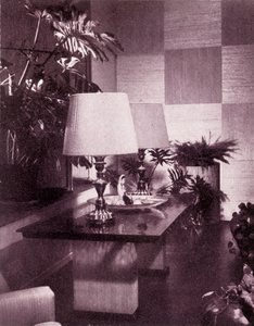 Hjørne af en stor stue, designet af Paul T. Frankl, 1949. af Unbekannt